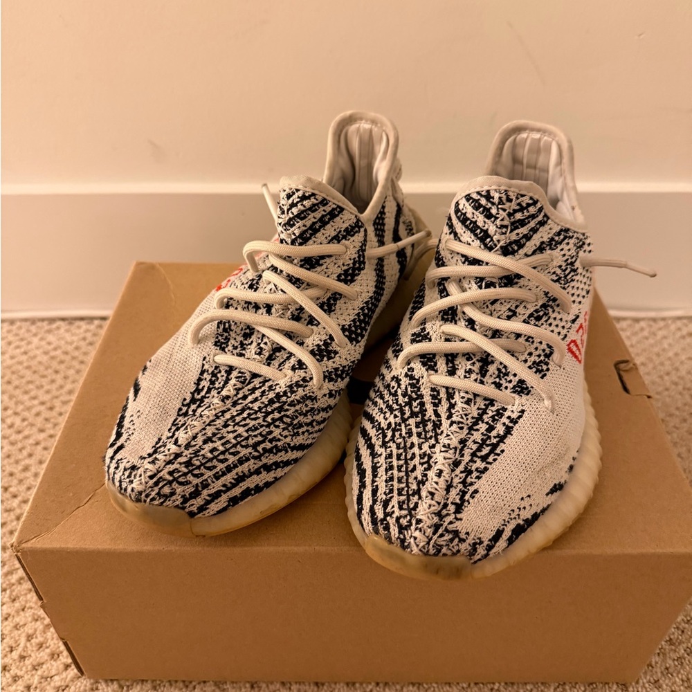 Yeezy Boost 350 V2 - zebra color way